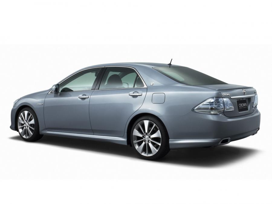  Toyota Crown Hybrid Concept 2007 года  (фото 6 из 17)